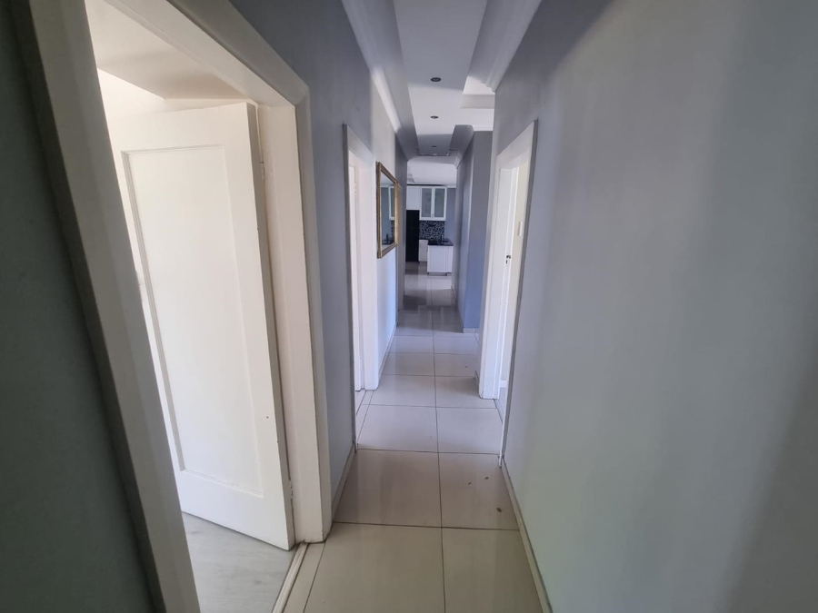 4 Bedroom Property for Sale in Claremont Western Cape